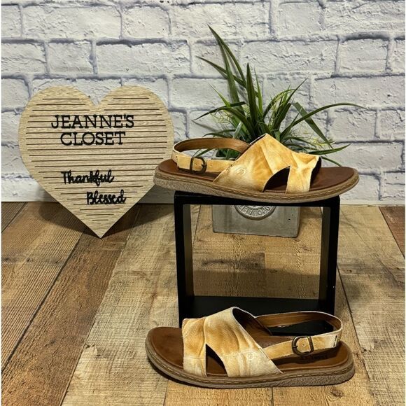 Born Carah sandals - Picture 1 of 11